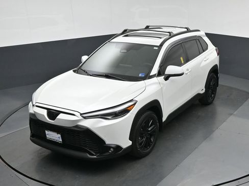 Used 2023 Toyota Corolla Cross XSE w/ Convenience Package image 55