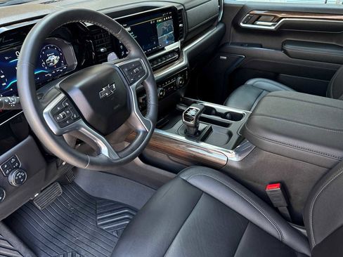 Used 2024 Chevrolet Silverado 1500 LT Trail Boss w/ LT Trail Boss Premium Package image 10