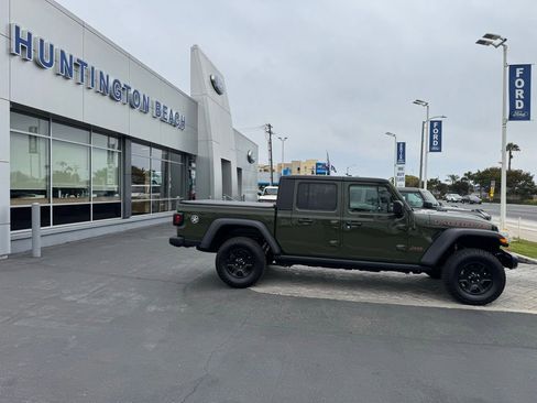 Used 2022 Jeep Gladiator Mojave AWD/4WD image 3