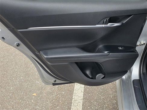 Used 2020 Toyota Camry SE image 26