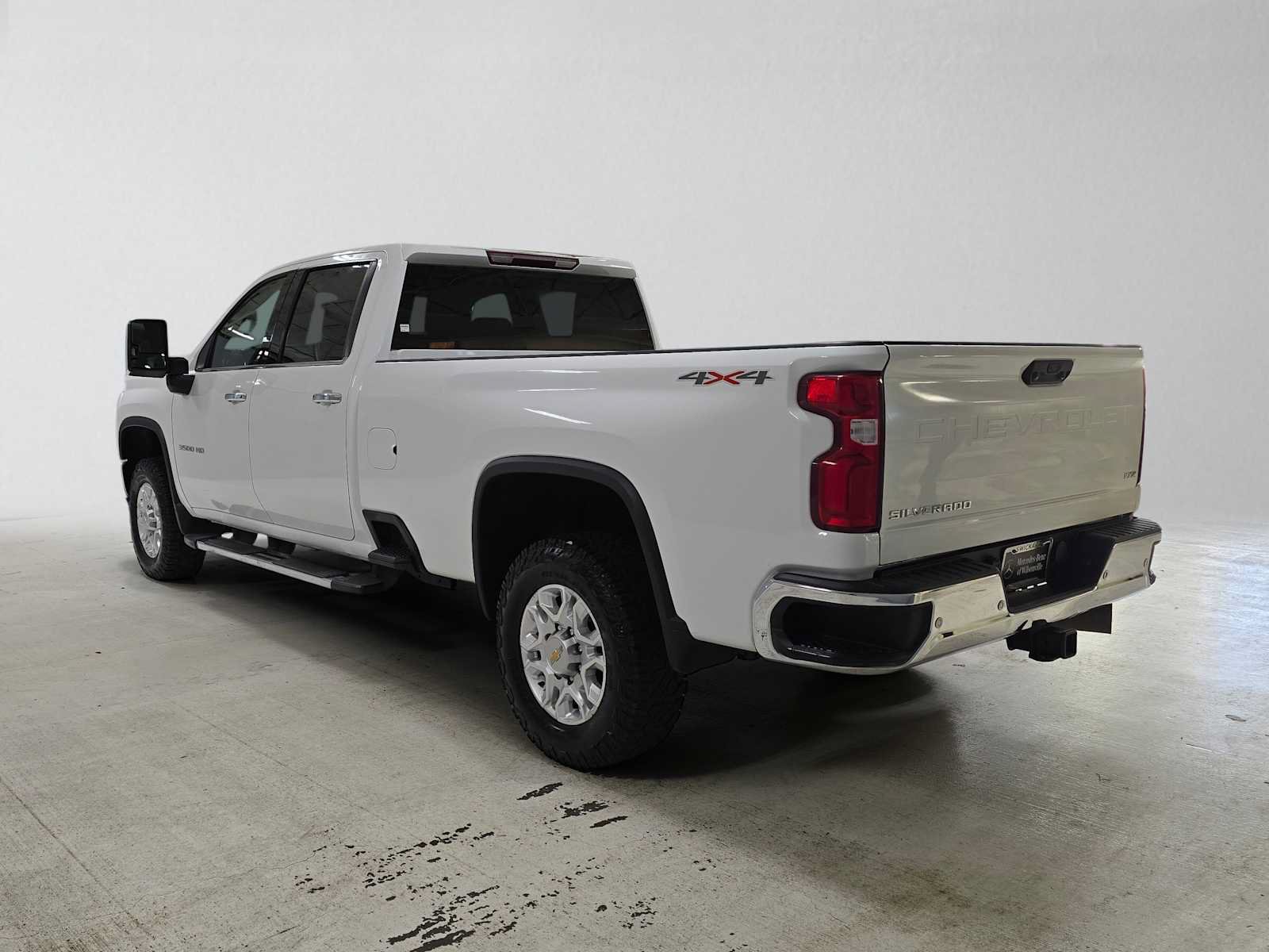 Used 2022 Chevrolet Silverado 3500 LTZ w/ Safety Package AWD/4WD image 5