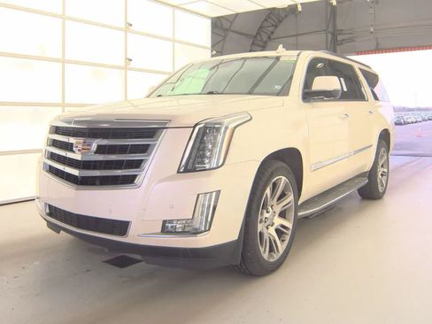 Used 2015 Cadillac Escalade ESV Luxury image 1