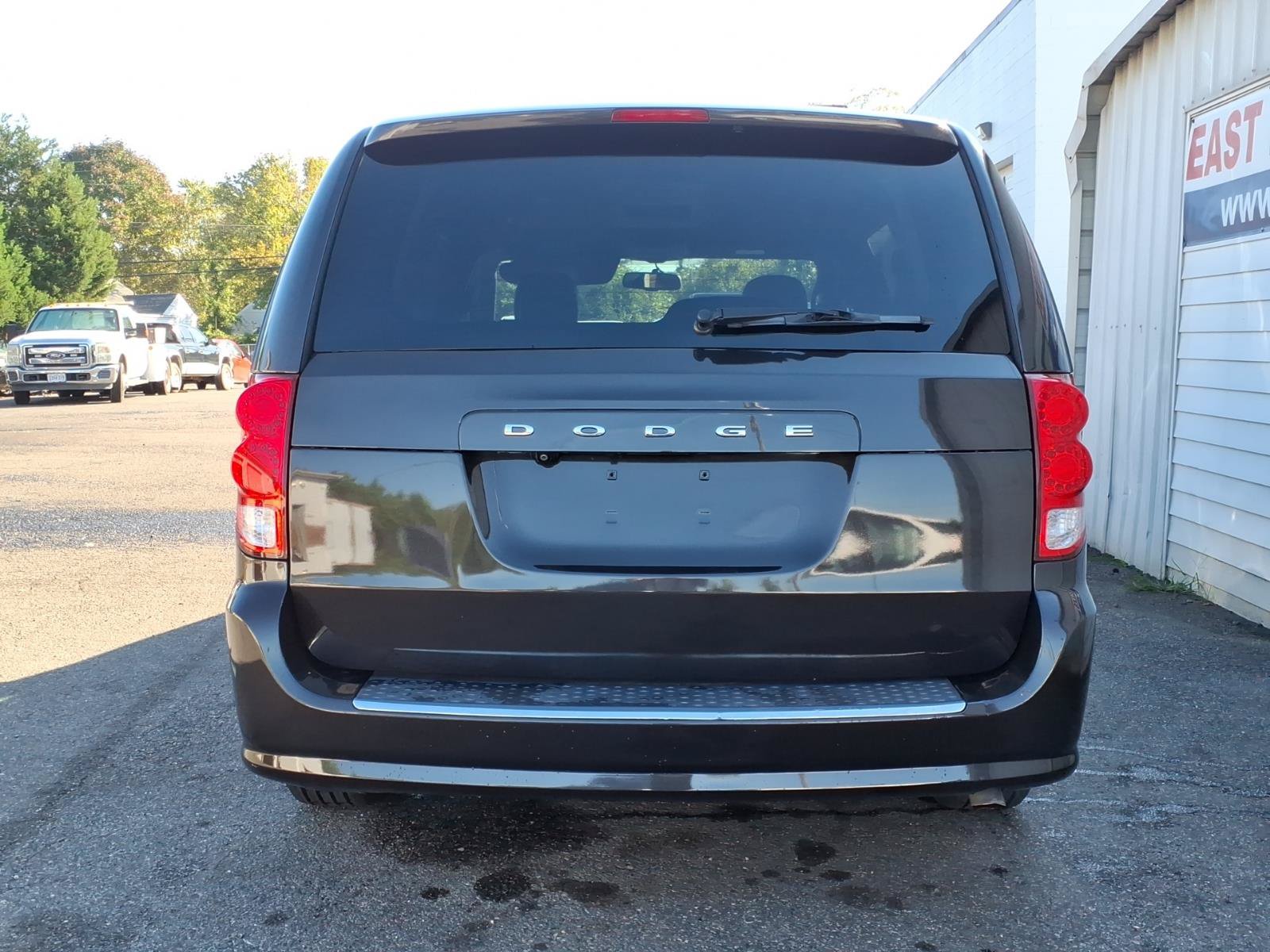 Used 2017 Dodge Grand Caravan GT FWD image 4