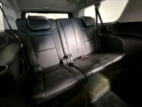 Used 2016 Chevrolet Suburban LT image 28