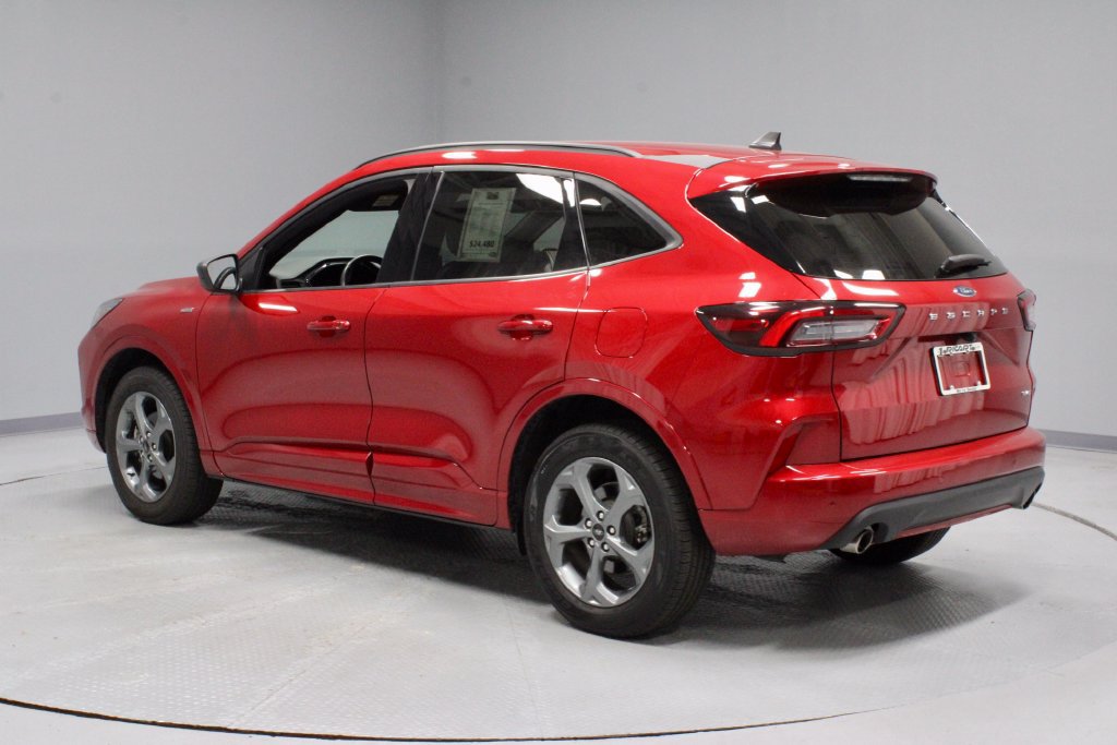 Certified 2024 Ford Escape ST-Line w/ Tech Pack #1 AWD/4WD image 9