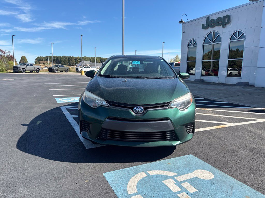 Used 2015 Toyota Corolla LE FWD image 4