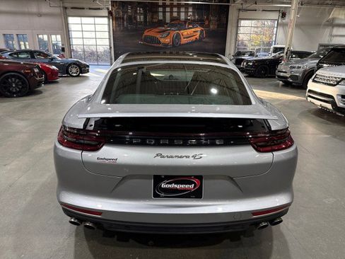 Used 2018 Porsche Panamera 4S image 6