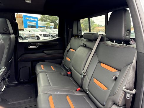 Used 2024 GMC Sierra 1500 AT4 w/ Technology Package image 20