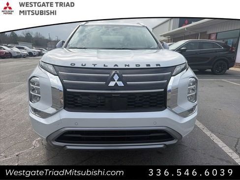 New 2026 Mitsubishi Outlander SEL image 2