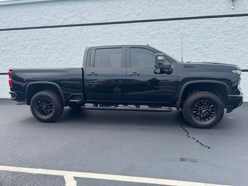 Used 2024 Chevrolet Silverado 2500 LTZ w/ LTZ Plus Package AWD/4WD image 8