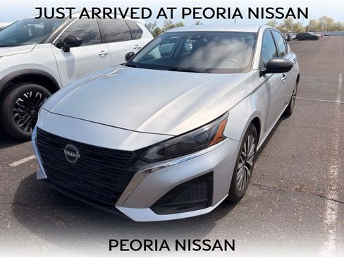 Used 2024 Nissan Altima 2.5 SV FWD image 1