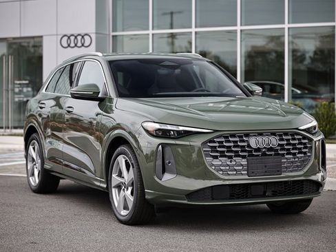 New 2025 Audi Q5 Prestige image 2