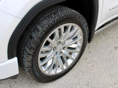 Used 2019 GMC Sierra 1500 Denali w/ Denali Ultimate Package image 7