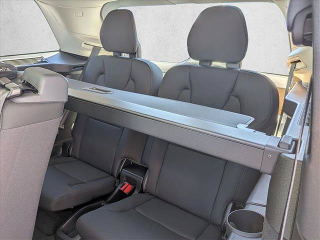 New 2026 Volvo XC90 T8 Plus w/ Protection Package AWD/4WD image 17