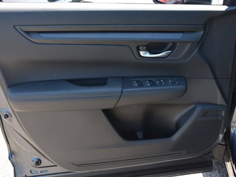 Certified 2025 Honda CR-V LX image 9