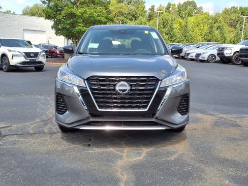 New 2025 Nissan Kicks Play S image 2