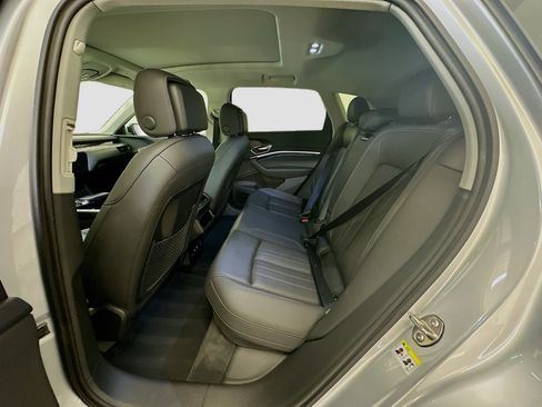 Used 2021 Audi e-tron Premium Plus w/ Premium Plus Package image 29