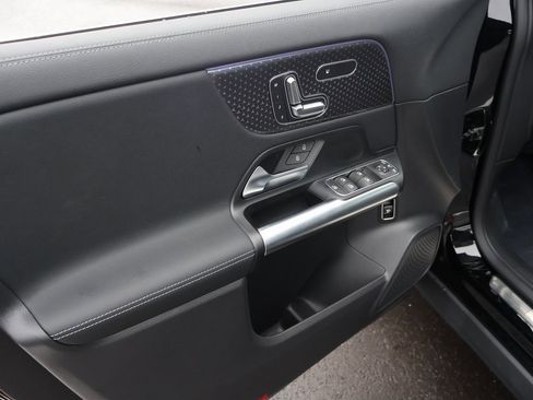 Used 2025 Mercedes-Benz GLA 250 4MATIC image 46