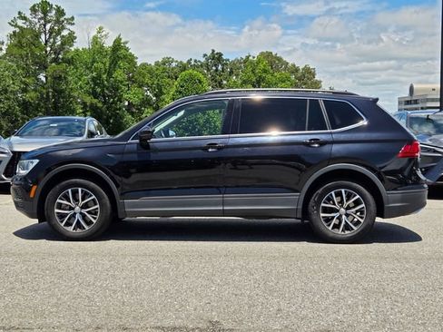 Used 2019 Volkswagen Tiguan SE FWD image 2
