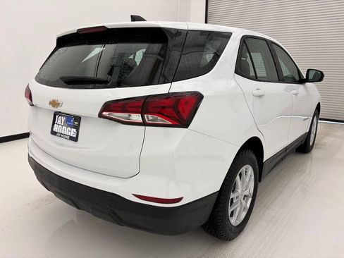 Used 2022 Chevrolet Equinox LS AWD/4WD image 18