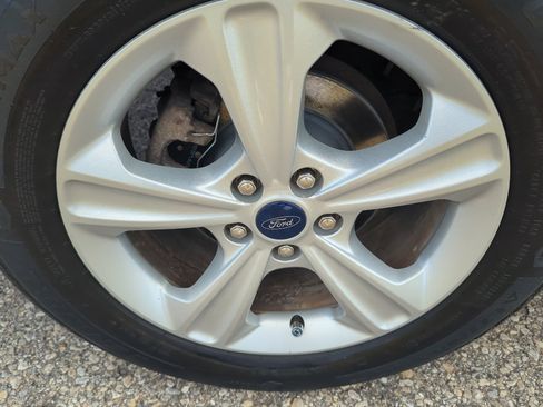 Used 2015 Ford Escape SE image 23