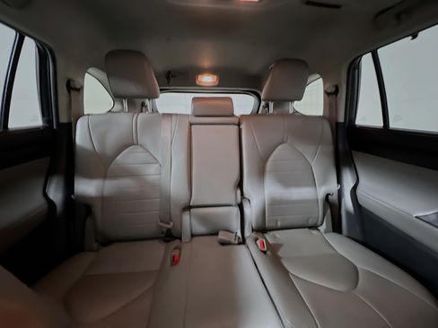 Used 2021 Toyota Highlander XLE image 33