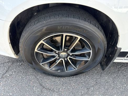 Used 2017 Dodge Grand Caravan SE FWD image 10