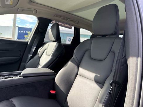 Certified 2025 Volvo XC60 B5 Plus image 20