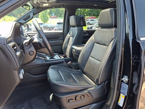 Used 2021 GMC Yukon XL SLT w/ SLT Premium Package AWD/4WD image 16