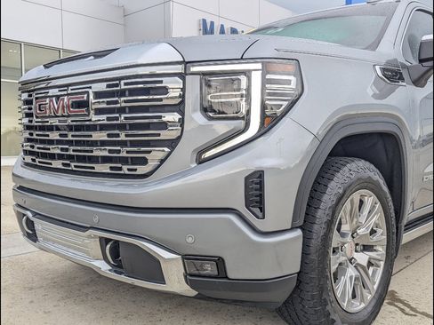Used 2024 GMC Sierra 1500 Denali w/ Technology Package AWD/4WD image 12