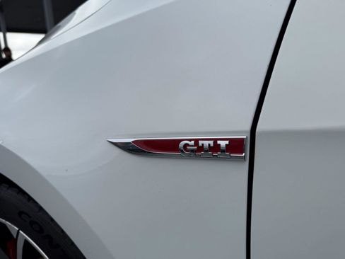 Used 2017 Volkswagen GTI Sport image 11