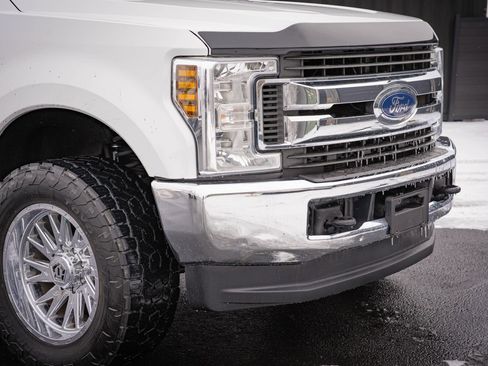 Used 2019 Ford F250 XLT AWD/4WD image 3