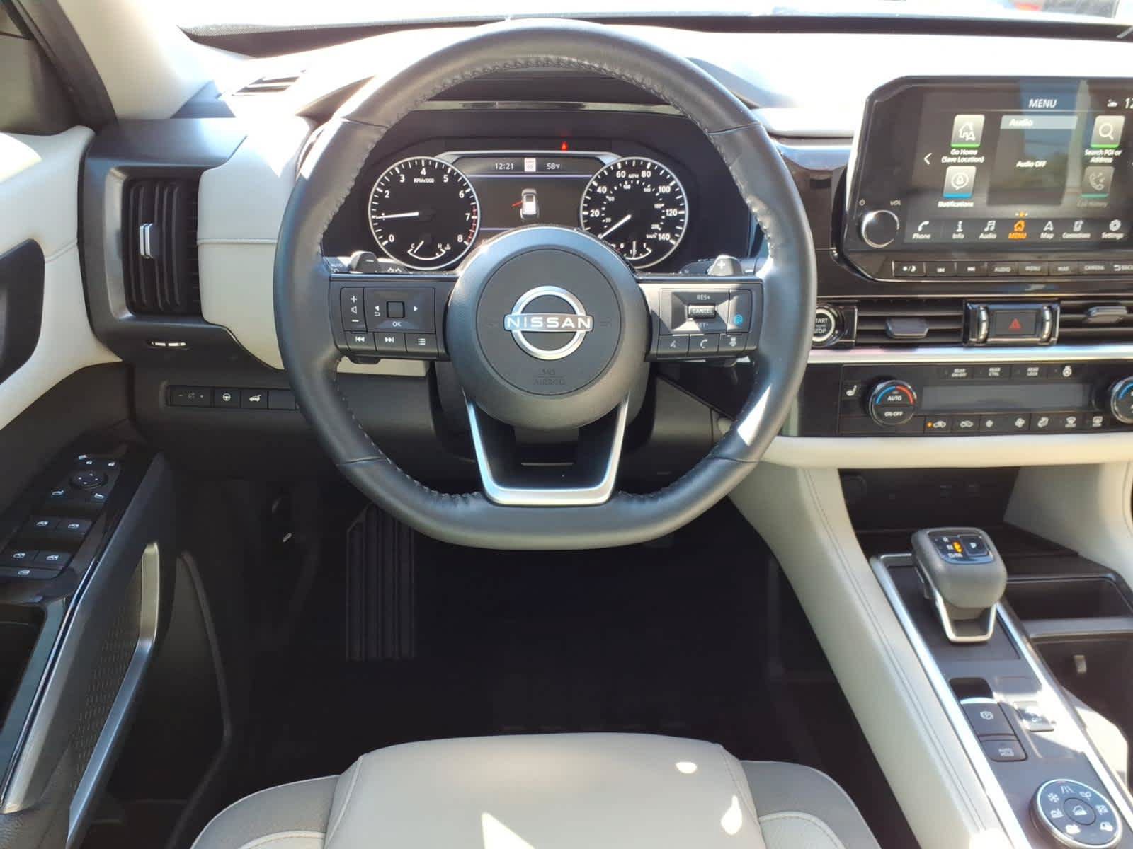 Used 2023 Nissan Pathfinder SL AWD/4WD image 14