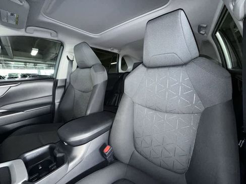 Used 2022 Toyota RAV4 XLE w/ Convenience Package image 14