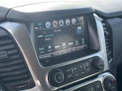 Certified 2020 Chevrolet Suburban Premier w/ Premier 6.2L Value Package image 9