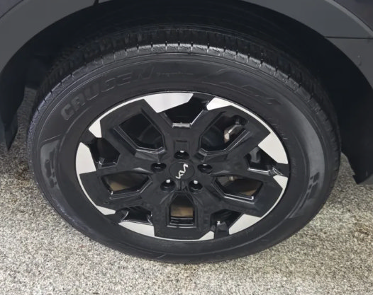 Used 2025 Kia Sorento S AWD/4WD image 6