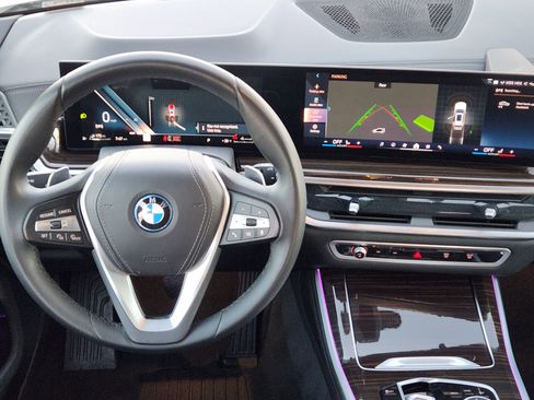 Used 2024 BMW X5 xDrive50e image 36