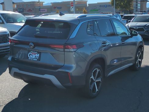 New 2025 Volkswagen Tiguan SE image 3