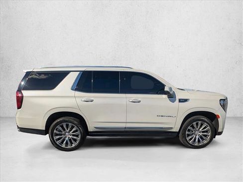 Used 2021 GMC Yukon Denali w/ Denali Premium Package image 4