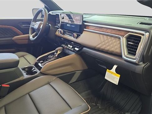 New 2026 GMC Canyon Denali image 16