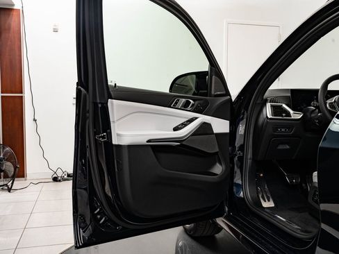 New 2026 BMW X5 M60i image 30