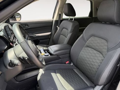 Used 2024 Nissan Pathfinder SV AWD/4WD image 9