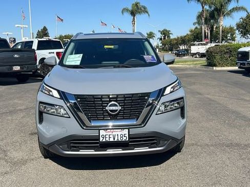 Used 2023 Nissan Rogue SL w/ SL Premium Package image 9