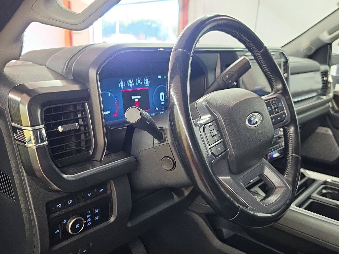 Used 2024 Ford F350 Lariat w/ Lariat Ultimate Package AWD/4WD image 5