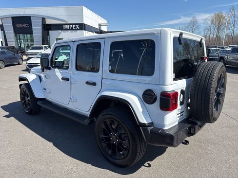 Used 2025 Jeep Wrangler Unlimited Sahara image 3