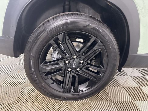 Used 2025 Chevrolet Trax ACTIV w/ Sunroof Package image 30