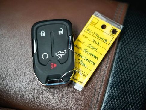 Used 2019 Chevrolet Silverado 1500 High Country w/ Technology Package image 34