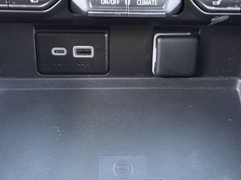 Certified 2024 Chevrolet Tahoe Z71 w/ Luxury Package AWD/4WD image 21