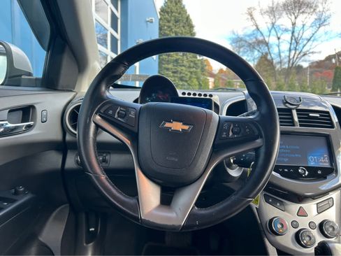 Used 2015 Chevrolet Sonic LTZ image 9