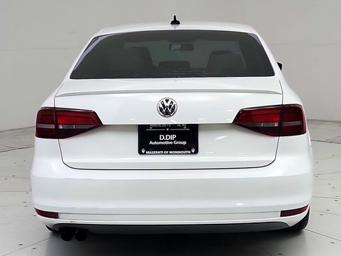 Used 2016 Volkswagen Jetta Sport FWD image 6